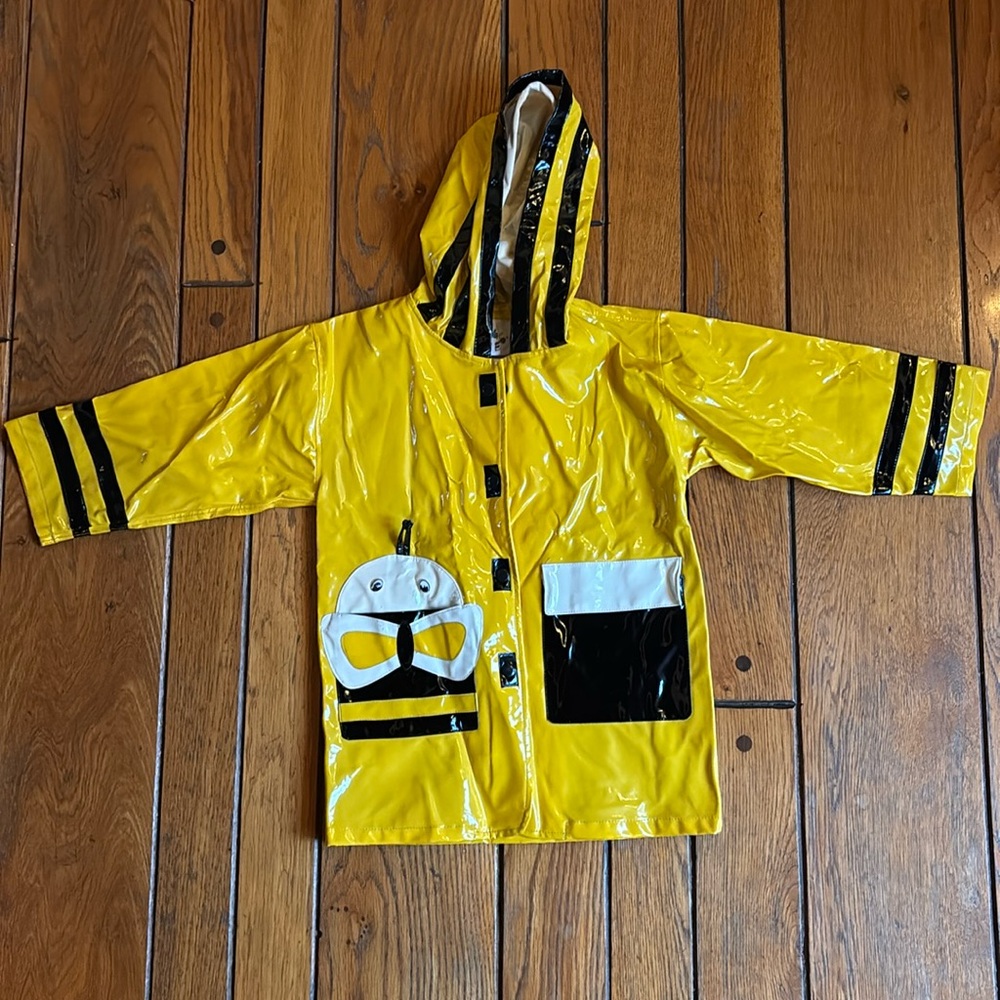 Kids Bumble Bee Raincoat size 4/5